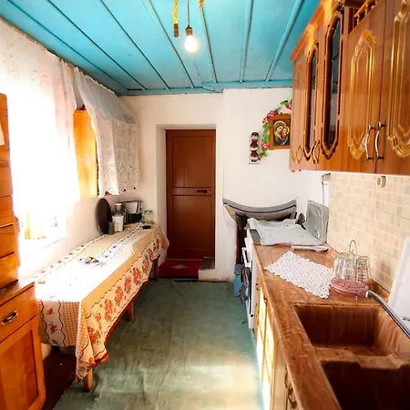 Bujtina Vuktilaj *